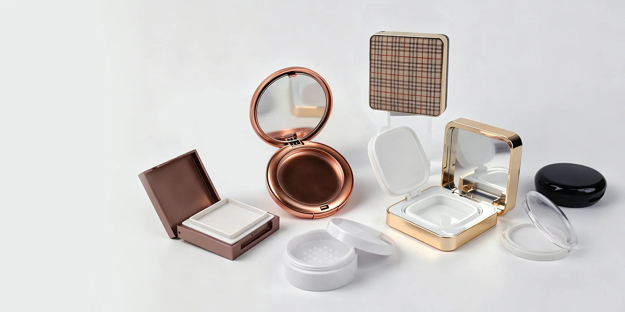 What Makes a Compact Powder Case Work? Pan, Puff, Mirror, and Closure Design