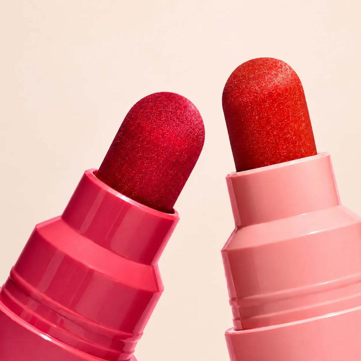 Kaiya lip liner manufacturers evaluate formula wear, sealing performance and product stability for finished lip liner development.