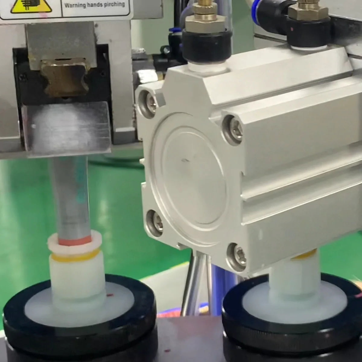 Private label makeup manufacturers China production equipment at KAIYA, showing automated filling and assembly support for private label cosmetic manufacturing.