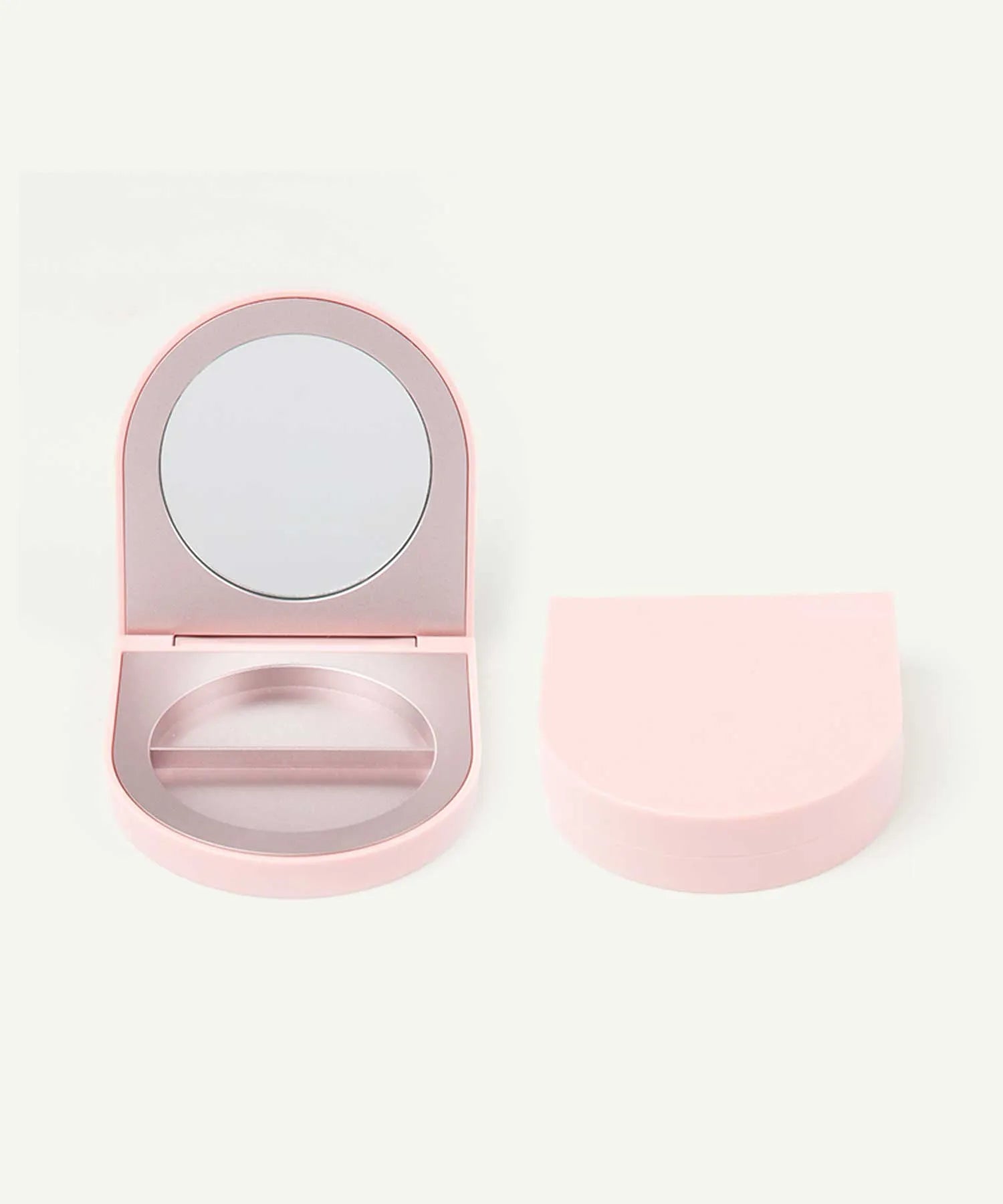 High quality magnetic powder compact case for cosmetic packaging and refillable makeup containers.