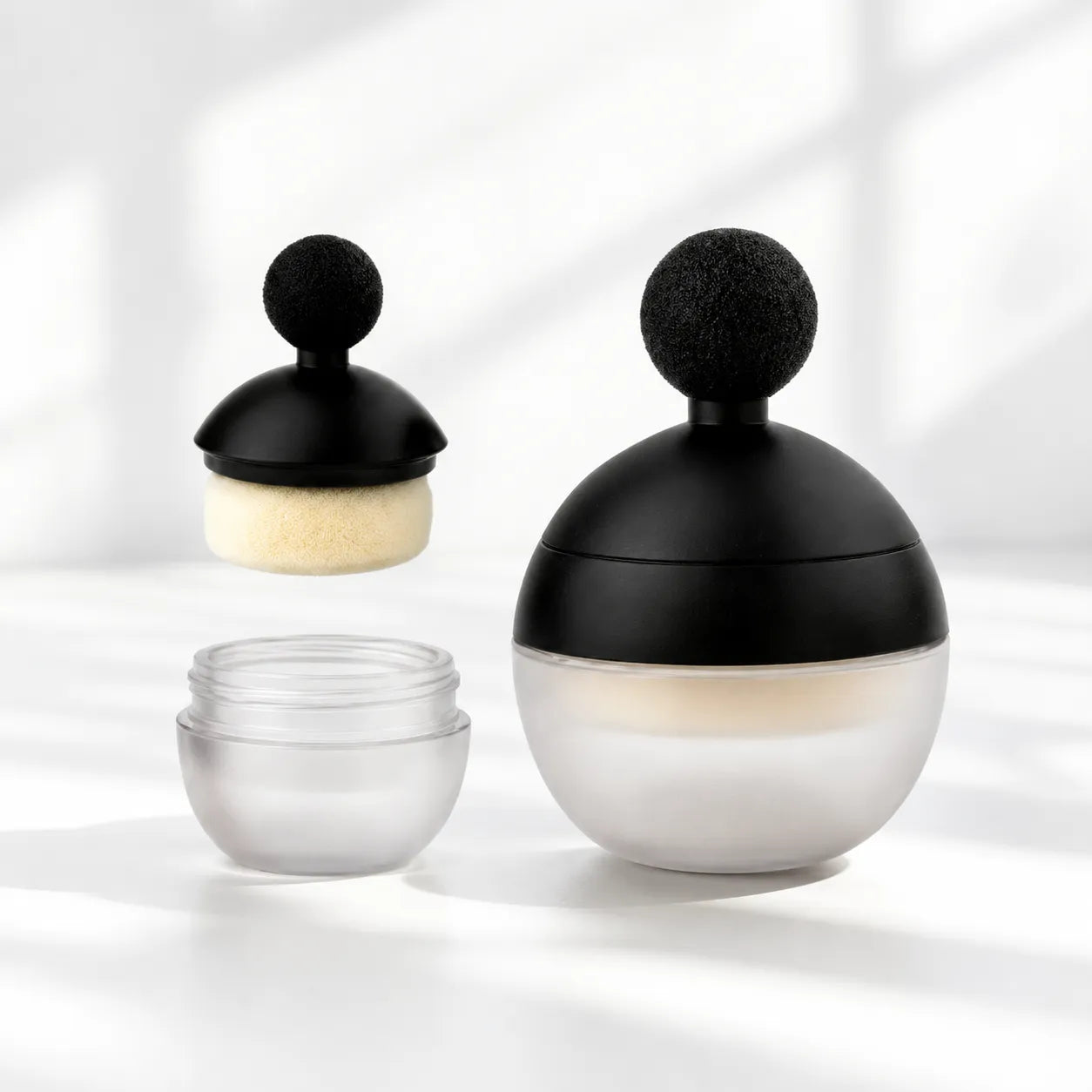 KAIYA loose powder jar in clear plastic design with black lid and sifter structure for loose powder or setting powder packaging